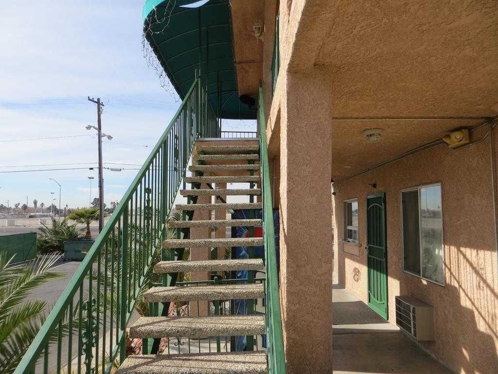 Crown Motel Las Vegas Exterior photo