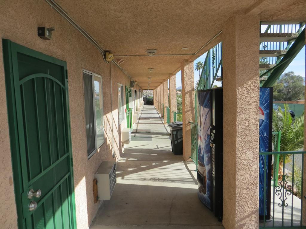 Crown Motel Las Vegas Exterior photo